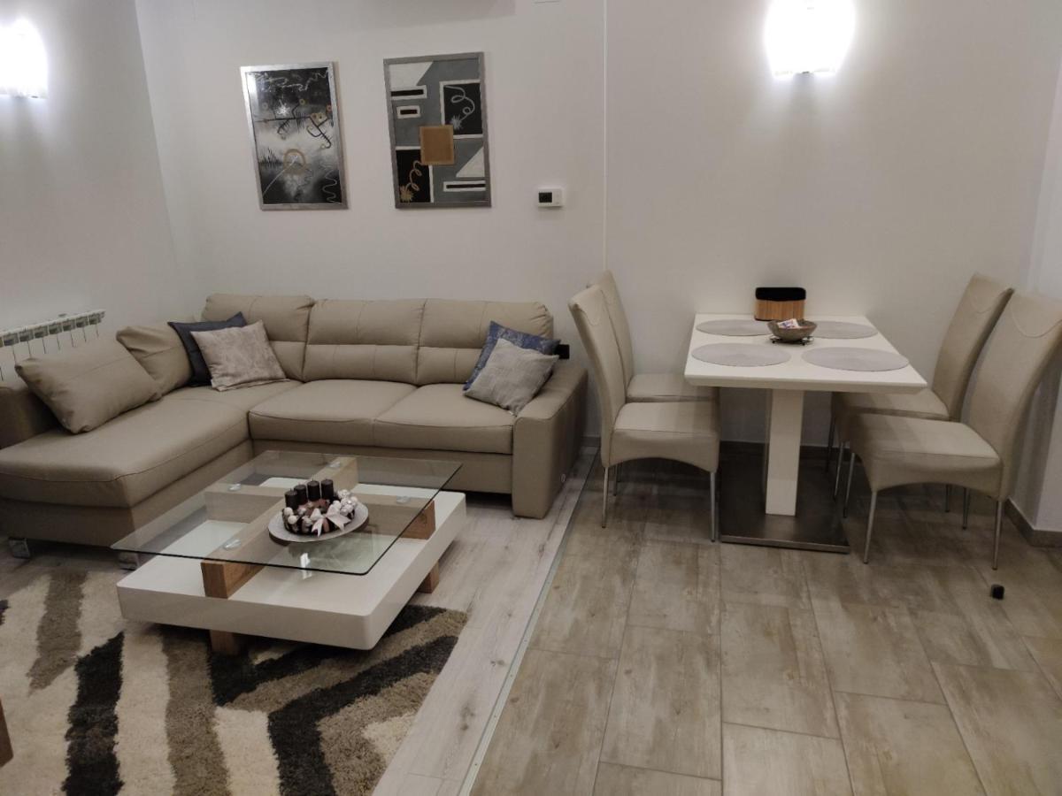 Apartments Battistutti - Free Private Parking Zagreb Extérieur photo